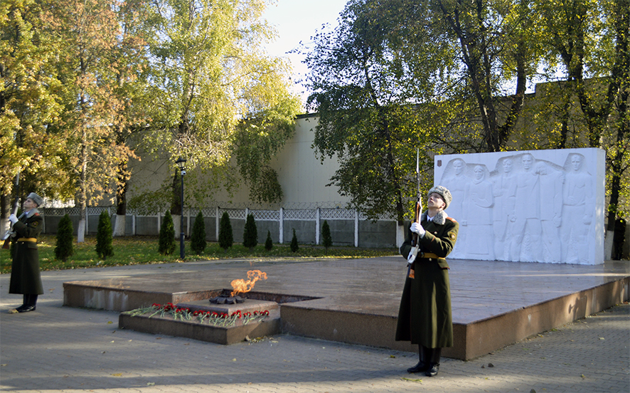 Семинар по ОРД Памятник.jpg