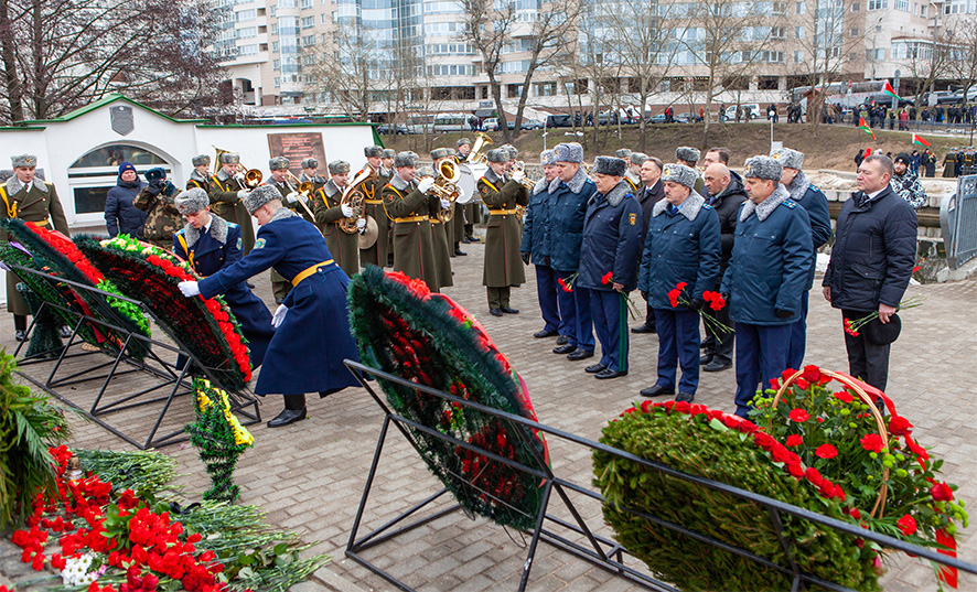Остров слез митинг-реквием (16).jpg Остров слез митинг-реквием (16).jpg