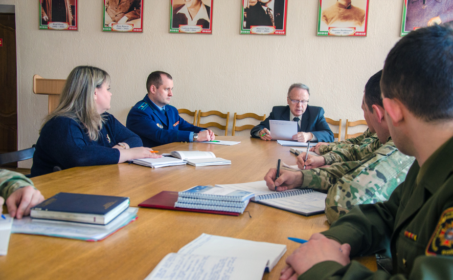 Профмероприят во 2 спец отд милиц бригад в Минском районе 1.jpg Профмероприят во 2 спец отд милиц бригад в Минском районе 1.jpg