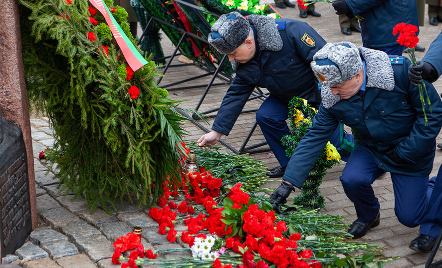 Остров слез митинг-реквием (17).jpg Остров слез митинг-реквием (17).jpg