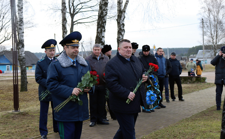 Митинг памяти Черняховского 4.jpg Митинг памяти Черняховского 4.jpg