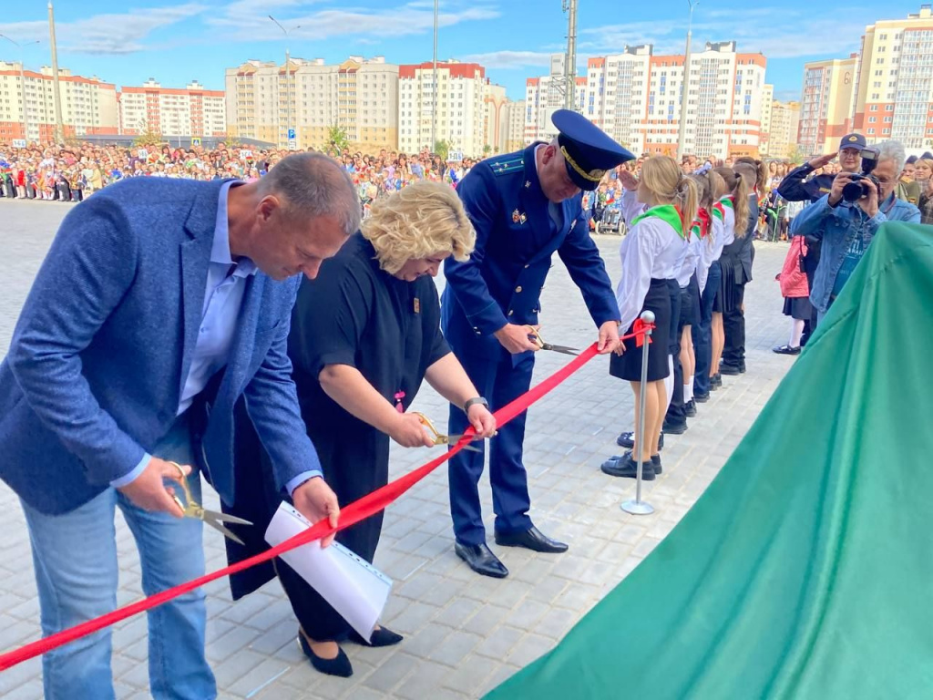 Карлюк на открытии иллюминации.jpg Карлюк на открытии иллюминации.jpg