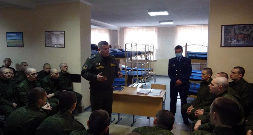 Гирловский Профмероприят в воинск ч в Дзерж1.jpg