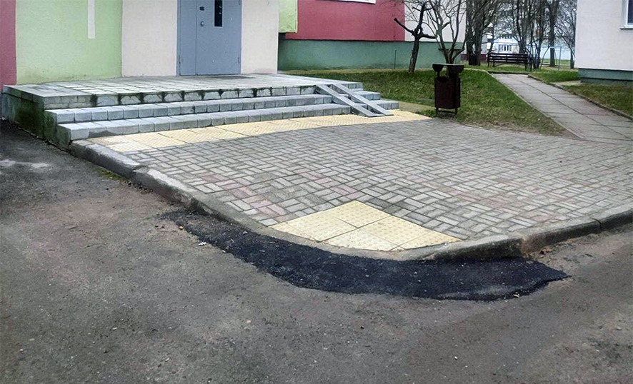 Молодечно подъез после.jpg Молодечно подъез после.jpg